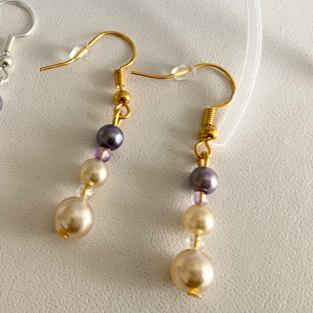 New Handcrafted Faux Pearl Beaded Dangle/Drop Earrings Gold Tone Hooks